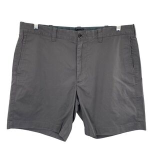 J. Crew Men’s Gray Stretch Chino Shorts 7”
